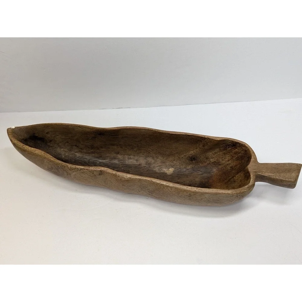 Pepper shaped wooden bowl‎